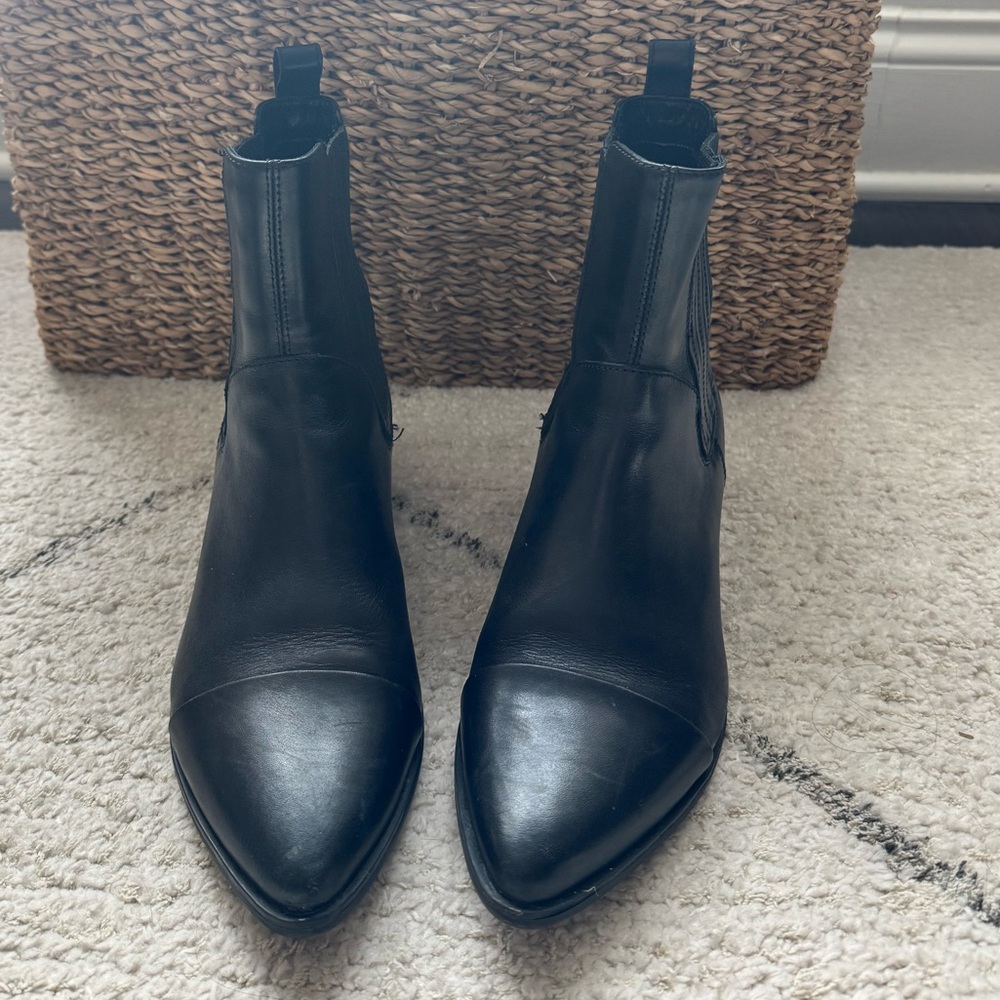 Vagabond Marja Pointy Toe Chelsea Boot - Picture 5 of 10